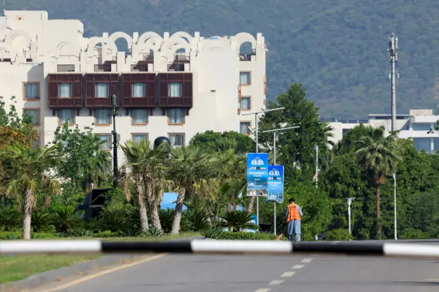 ပါကစ္စတန်မြို့တော် အစ္စလာမာဘတ်မှာတော့ ဆွေးနွေးပွဲအတွက် ပြင်ဆင်ထားဆဲဖြစ်ပါတယ်