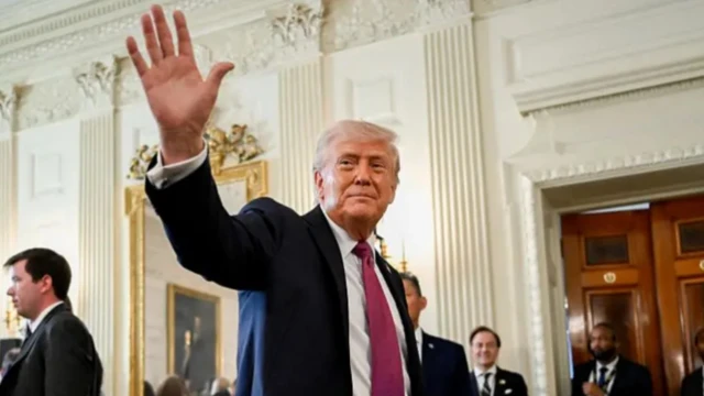 डोनाल्ड ट्रंप