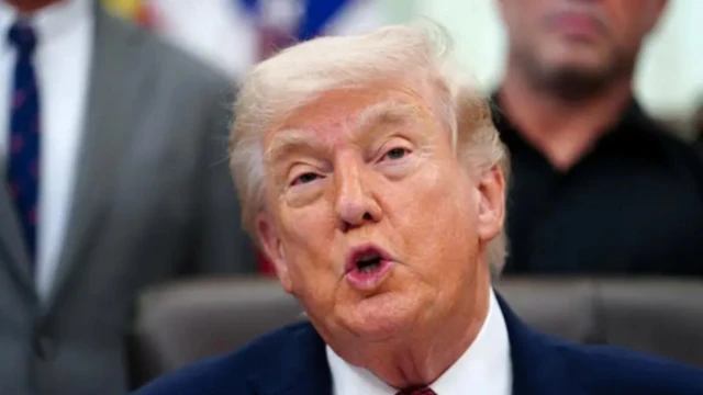 डोनाल्ड ट्रंप