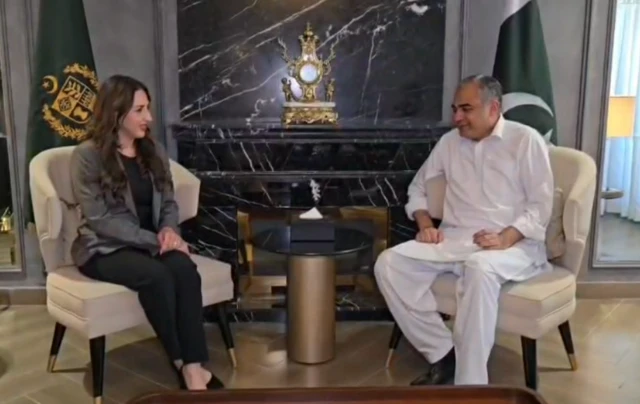 محسن نقوی، نیٹلی بیکر