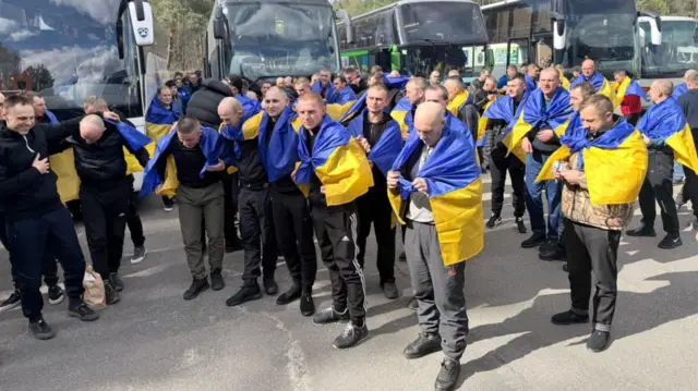 украинские военные, вернувшиеся из плена