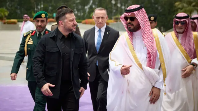 Зеленский прибыл в Саудовскую Аравию