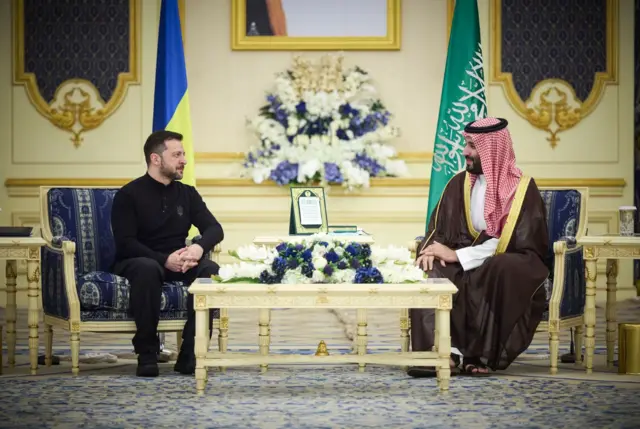 ولودیمیر زلنسکی در سفر قبلی خود به عربستان با محمدبن سلمان، ولیعهد دیدار و گفتگو کرد