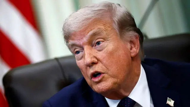 डोनाल्ड ट्रंप