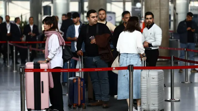 فرودگاه امام