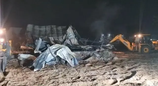 नीमराणा में गोदाम में आग