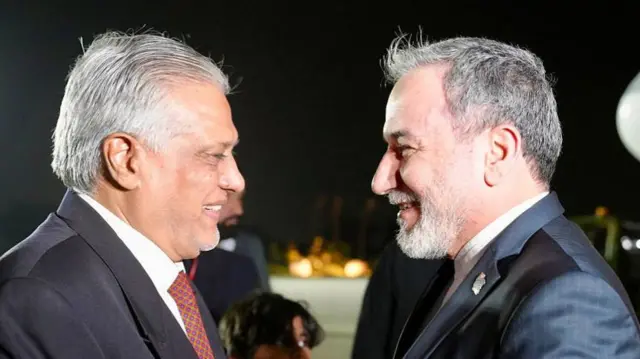ایرانی وزیر خارجہ عباس عراقچی اور پاکستانی وزیر خارجہ اسحاق ڈار
