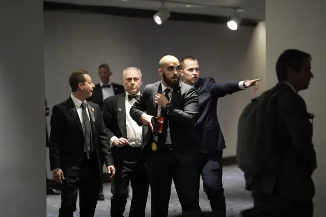 वॉशिंगटन हिल्टन में फ़ायरिंग के बाद अफ़रा-तफ़री का माहौल