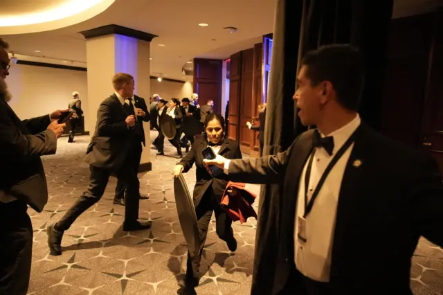 वॉशिंगटन हिल्टन में फ़ायरिंग के बाद अफ़रा-तफ़री का माहौल