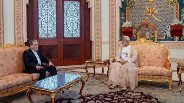 Ministira dhimma alaa Iraan Abbaas Araagchii (bitaa) fi bulchaa Omaan Haitham bin Tariq, Muscat, Omaan, Dilbata