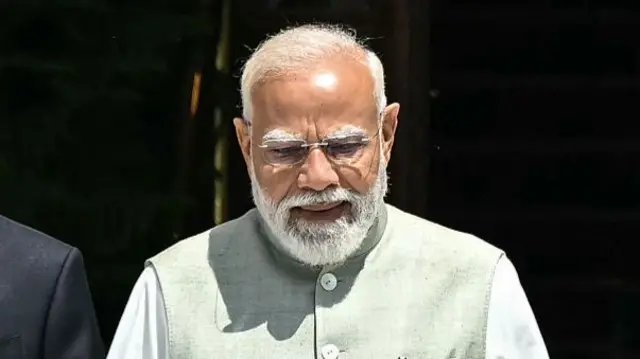 नरेंद्र मोदी