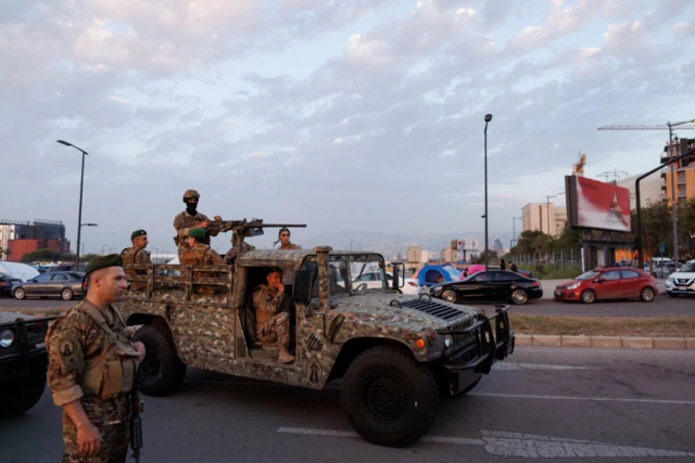 دورية لعناصر من الجيش اللبناني في بيروت