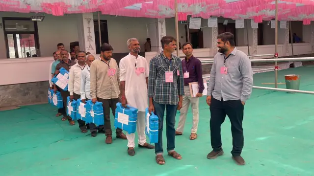 રાજકોટમાં મતગણતરીકેન્દ્રની એક તસવીર