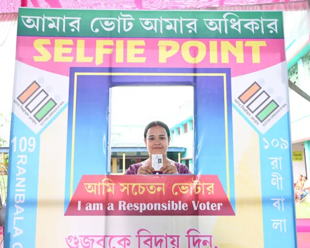 উত্তর ২৪ পরগণার হিঙ্গলগঞ্জের একটি বুথের ছবি।