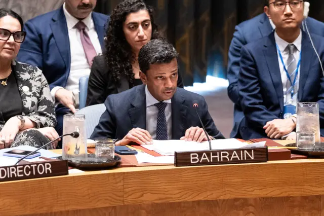 السفير جمال فارس الرويعي، المندوب الدائم لمملكة البحرين لدى الأمم المتحدة في جلسة سابقة.