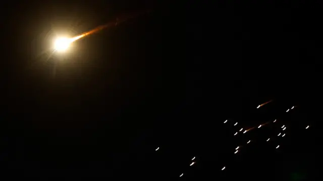 یک پرتابه در آسمان هبرون اسرائیل