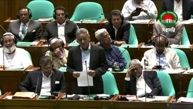 সংসদে কথা বলছেন অর্থমন্ত্রী আমির খসরু মাহমুদ চৌধুরী