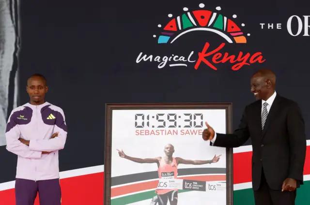Umunyakenya Sebastian Sawe yashitse, inyuma yo guca umuhigo w'isi mu gusiganwa marathon mu 2026 i Londres, aba umuntu wa mbere wirutse marathon mu masaha ari munsi y'abiri mu isiganwa ryemewe kandi ashyiraho umuhigo mushasha w'isi akoresheje 1:59:30, mu ngoro y'umukuru w'igihugu i Nairobi, Kenya, itariki 30 z'ukwezi kwa kane 2026.