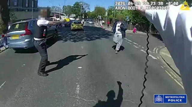 Taatee magaalaa Landanitti mudate shakkamaan Yihudootarratti xiyyeeffate