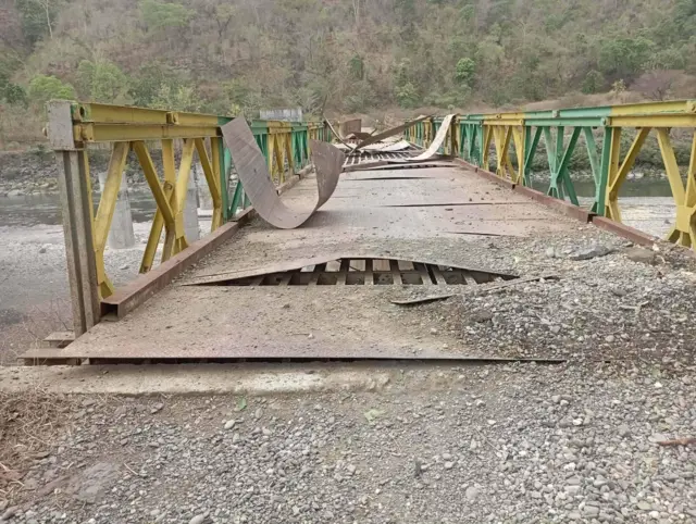 ဧပြီ ၂၉ ရက်က လေကြောင်းဗုံးကြဲခံရတဲ့ ကန်ပက်လက်မြို့နယ် ကျင်ဒွေးမြို့ မုန်းချောင်းတံတား