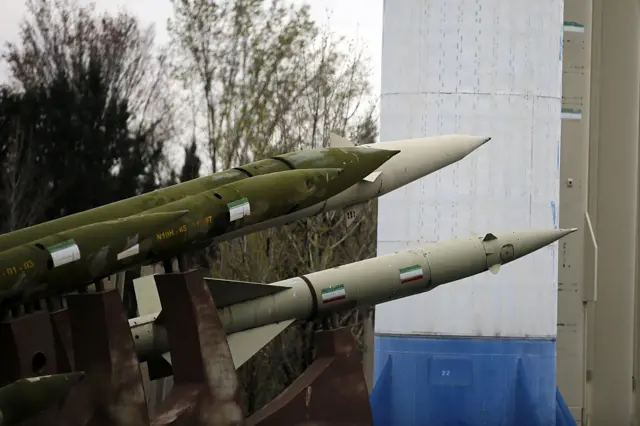 অতীতেও নিজস্ব প্রযুক্তিতে তৈরি নানা অস্ত্রের তথ্য জানিয়েছিল ইরান