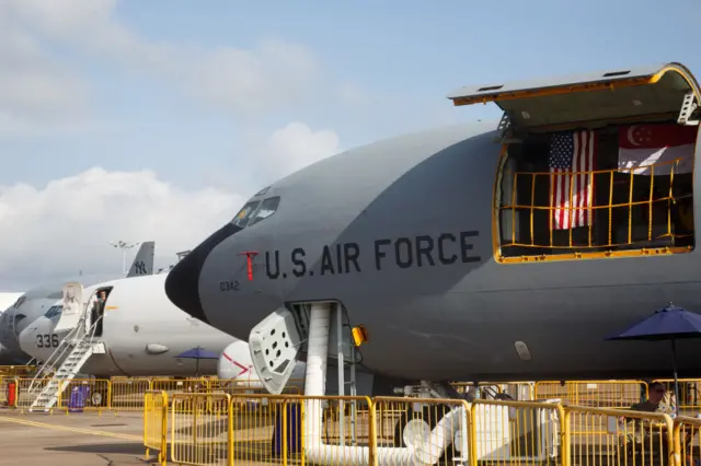 Máy bay tiếp nhiên liệu trên không KC-135 Stratotanker của Không quân Hoa Kỳ