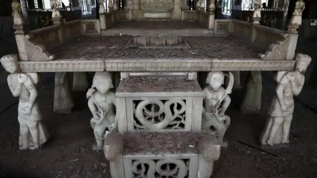 গোলেস্তান প্রাসাদের ভেতরে ক্ষয়ক্ষতি