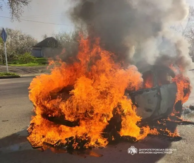 Горящий автомобиль.