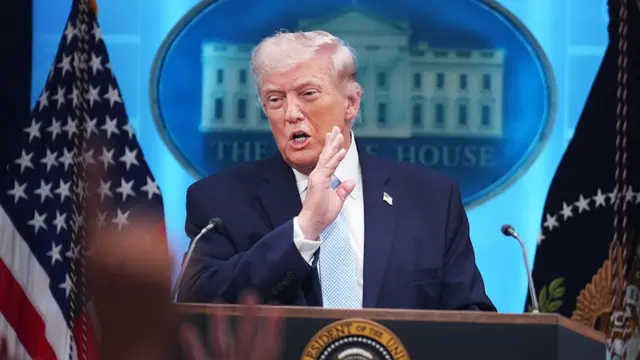 डोनाल्ड ट्रंप