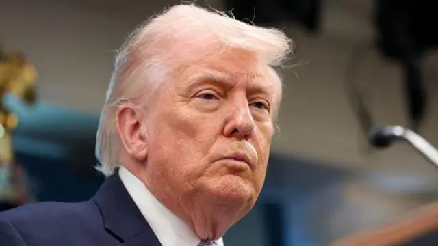 டொனால்ட் டிரம்ப்