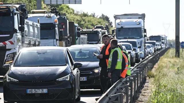 بستن جاده کمربندی شهر نانت در غرب فرانسه در اعتراض به افزایش قیمت سوخت