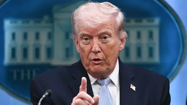 डोनाल्ड ट्रंप