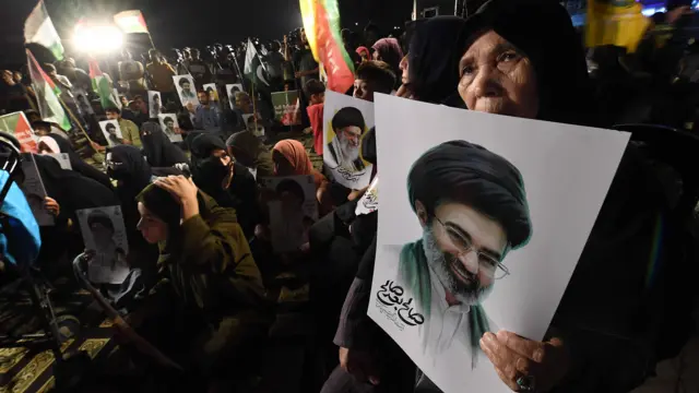 تظاهرات في باكستان ضد الولايات المتحدة وإسرائيل قبل محادثات إسلام آباد.