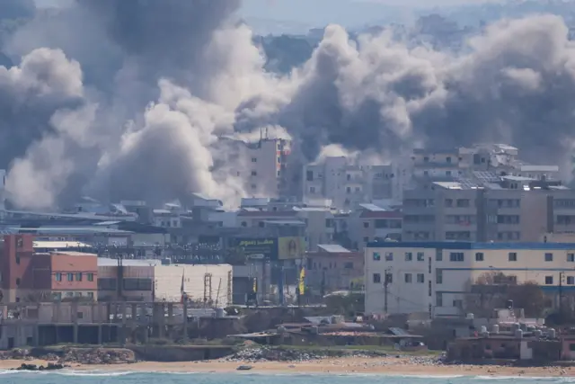 দক্ষিণ লেবাননে ইসরায়েলি হামলা চলছে