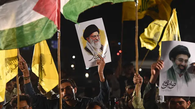 تظاهرات في باكستان ضد الولايات المتحدة وإسرائيل قبل محادثات إسلام آباد.