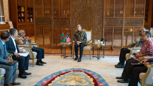 আনোয়ার ইব্রাহিম, আরিফুল হক চৌধুরী এবং মাহদী আমিন