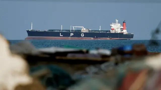 Ubwato buri mu muhora wa Hormuz