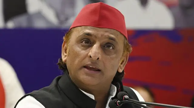 अखिलेश यादव