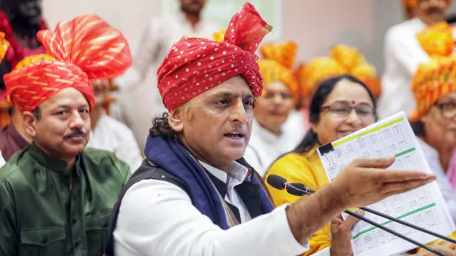 अखिलेश यादव