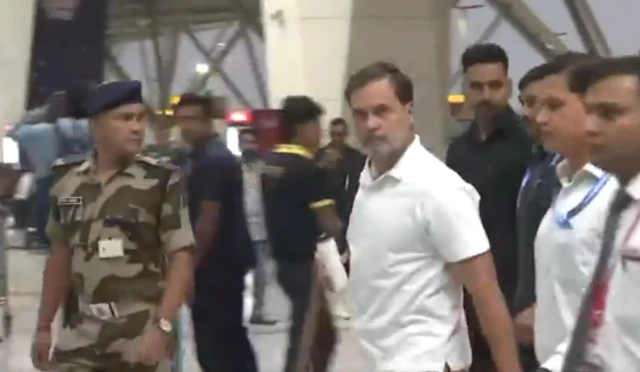 டெல்லி விமான நிலையத்தில் ராகுல் காந்தி