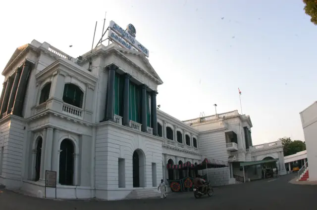 தமிழ்நாடு சட்டப்பேரவை, எம்.எல்.ஏக்கள் பதவியேற்பு