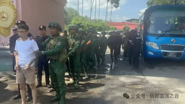 မိုင်းလားက ကျားဖြန့်ဂိုဏ်းကို ဝင်ရောက်ဖမ်းဆီးခဲ့တဲ့ မြင်ကွင်း