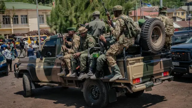 Ifoto yo mu gihe gishize y'abarwanyi ba M23 bari mu modoka mu mujyi wa Goma