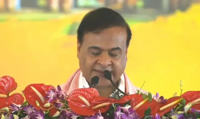 শপথ গ্রহণ অনুষ্ঠানে হিমন্ত বিশ্ব শর্মা।