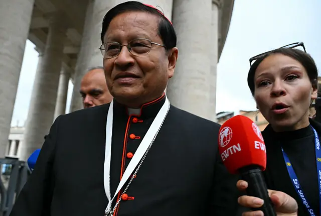 ၂၀၂၅ ခုနှစ်၊ မေလ ၅ ရက်တုန်းက ဗာတီကန်မှာပြုလုပ်တဲ့ ပုပ်ရဟန်းမင်းကြီးအသစ် ရွေးချယ်ပွဲ မတိုင်ခင်မှာ မြင်တွေ့ရတဲ့ ကာဒီနယ် ချားလ်စ် ဘို