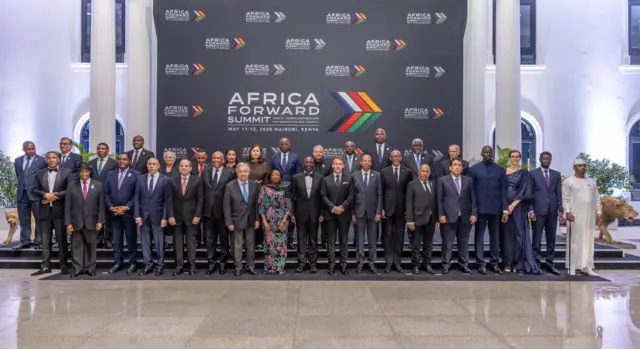 Abakuru b'ibihugu birenga 10 vya Afurika bari iruhande rwa Macron na Ruto mu ijoro ryo kuwa mbere