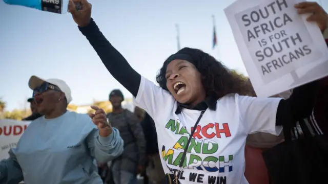 ኣንጻር ዘይሕጋዊ ዋሕዚ ስደተኛታት ተቓውሞታት ዘስምዓ፡ ጭርሖታት ዝሓዛ ደቡብ ኣፍሪቃውያን