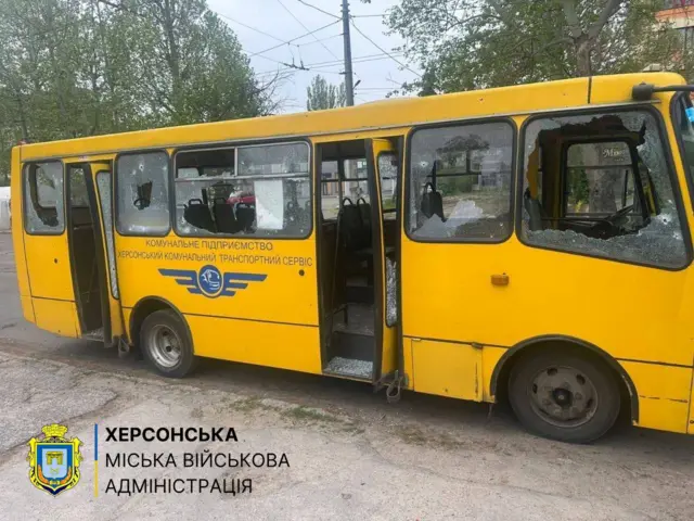 Автобус после обстрела.