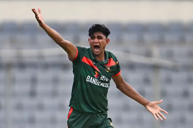 বাংলাদেশের ফাস্ট বোলার নাহিদ রানা