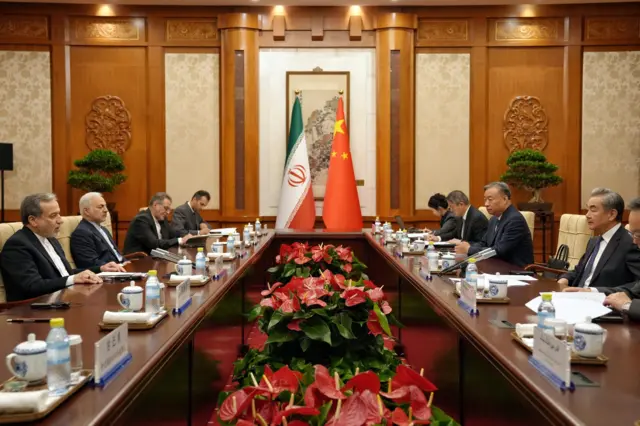 အီရန်နိုင်ငံခြားရေးဝန်ကြီးနဲ့ တရုတ်နိုင်ငံခြားရေးဝန်ကြီးတို့ မေလ ၆ ရက်တုန်းက ဘေကျင်းမြို့မှာတွေ့ဆုံမှု